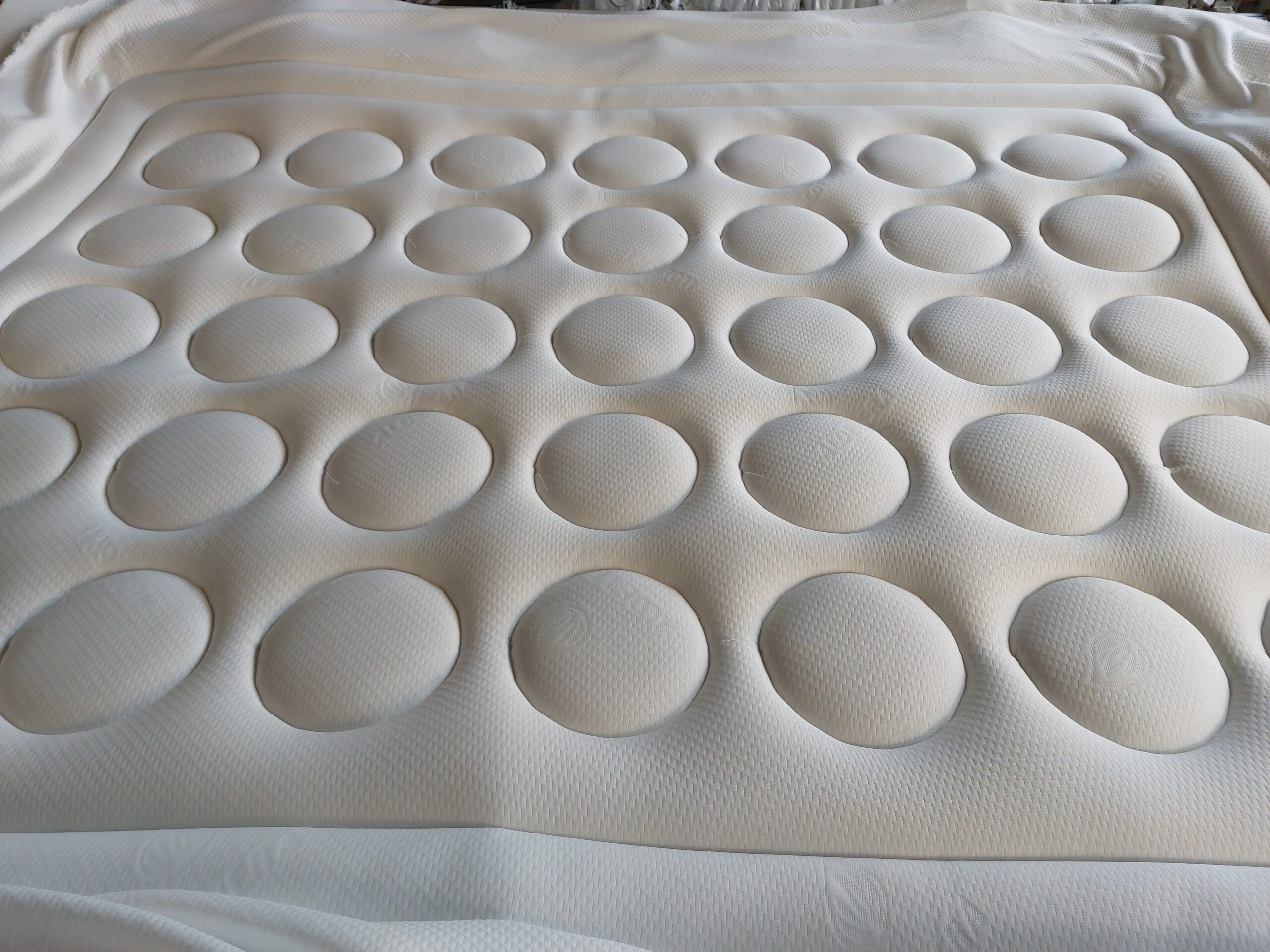 Καπιτονέ ραφή σε στρώμα