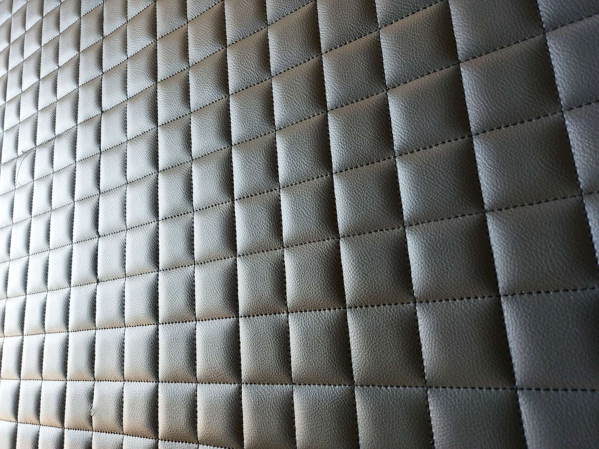 Καπιτονέ ταπετσαρία αυτοκινήτων - σκαφών