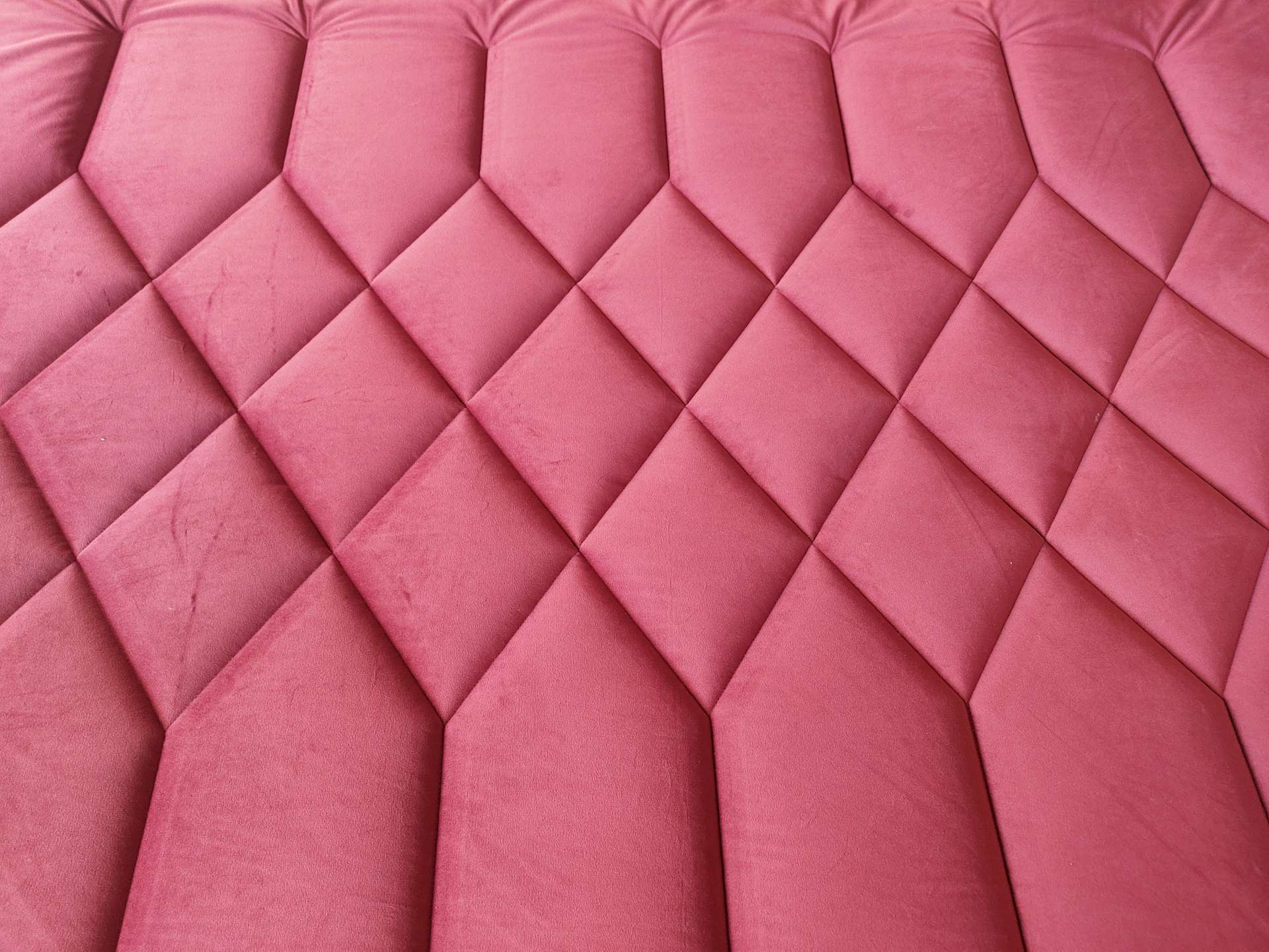 Καπιτονέ ταπετσαρία επίπλων και κεφαλαριών